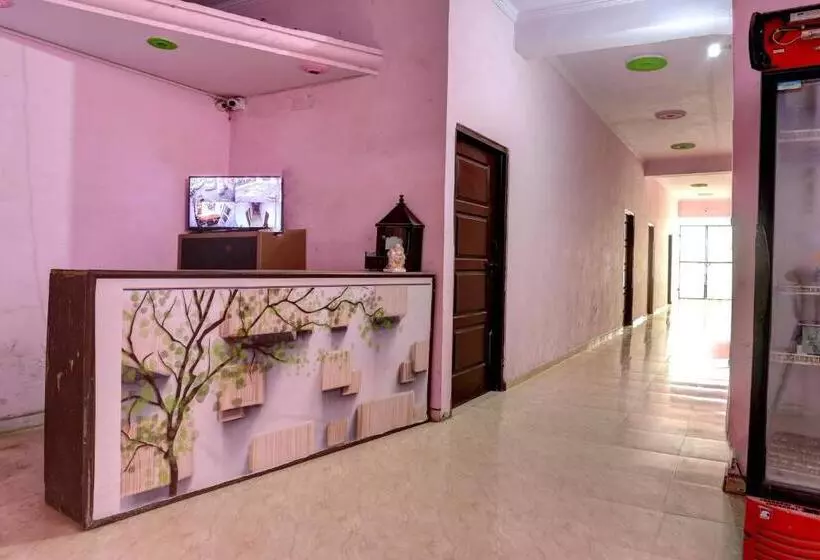 ホテル Oyo Lavish Guest House