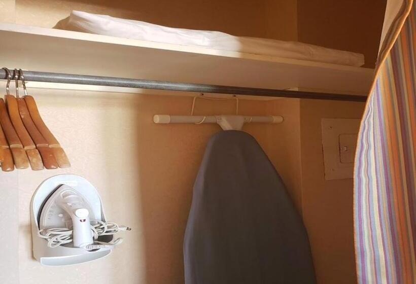 Hotelli Penthouse In Waikiki With Ocean & Mountain Views