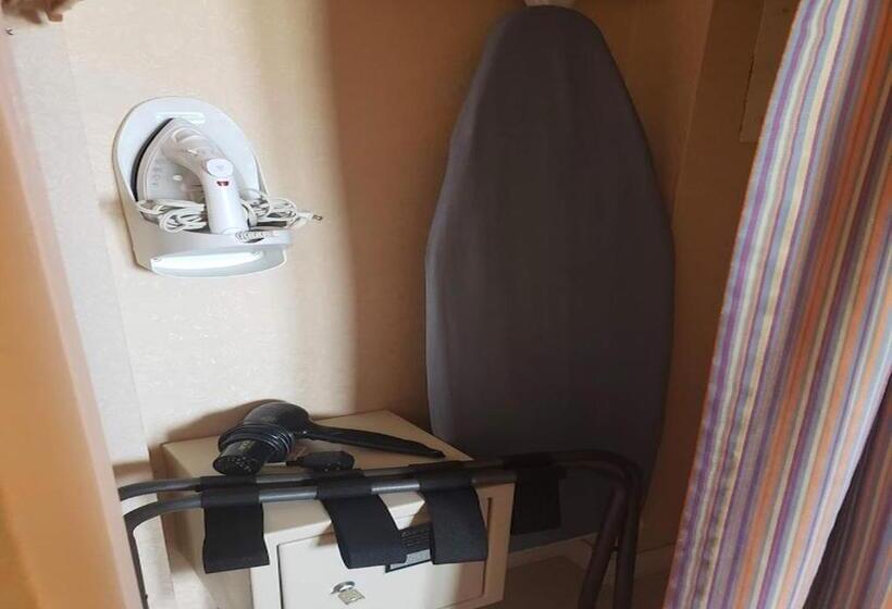 Hotelli Penthouse In Waikiki With Ocean & Mountain Views