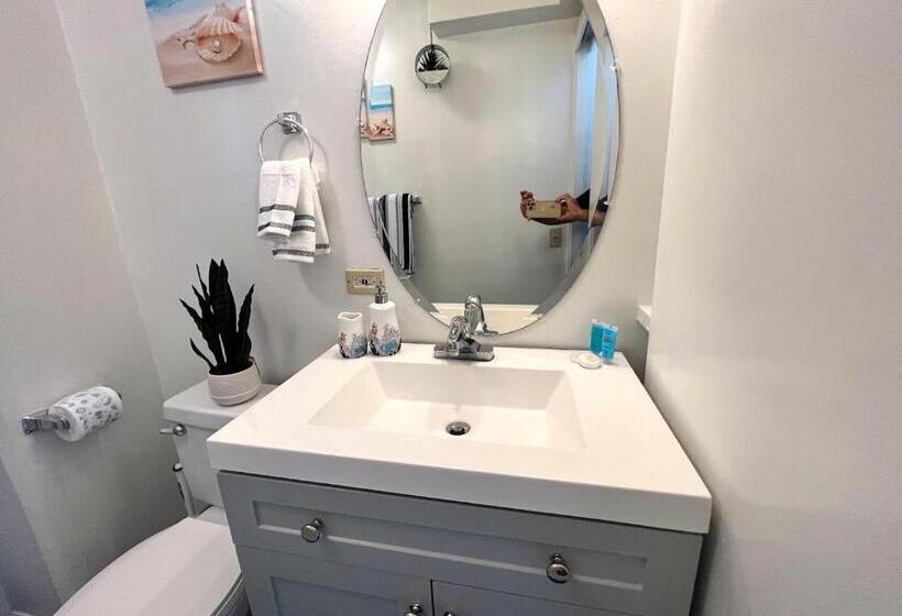 Hotelli Penthouse In Waikiki With Ocean & Mountain Views