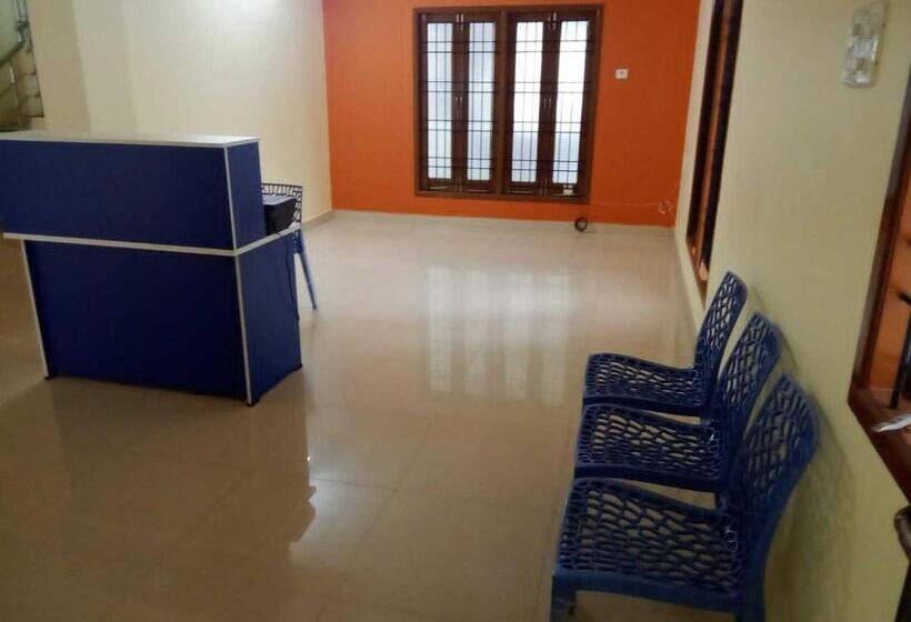 Отель Spot On 81526 Sm Park Inn