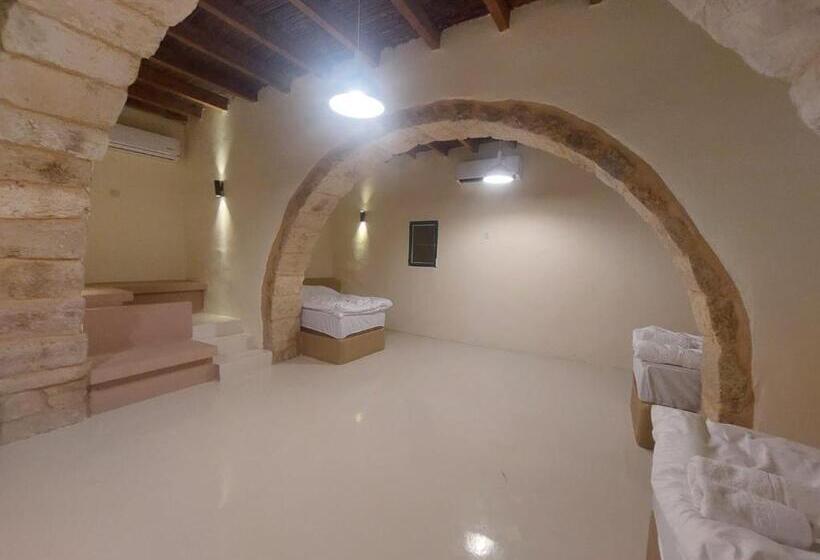 هتل Tafileh Sila A Heritage Village