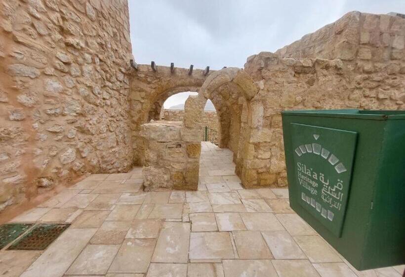 هتل Tafileh Sila A Heritage Village