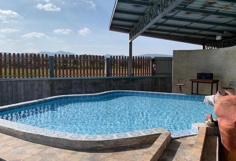 Hotelli Warp To Nature