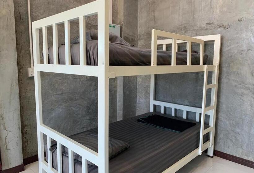 Hotelli Warp To Nature