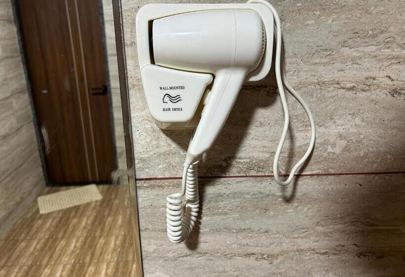 Отель Wet N Wild Water Park & Resort