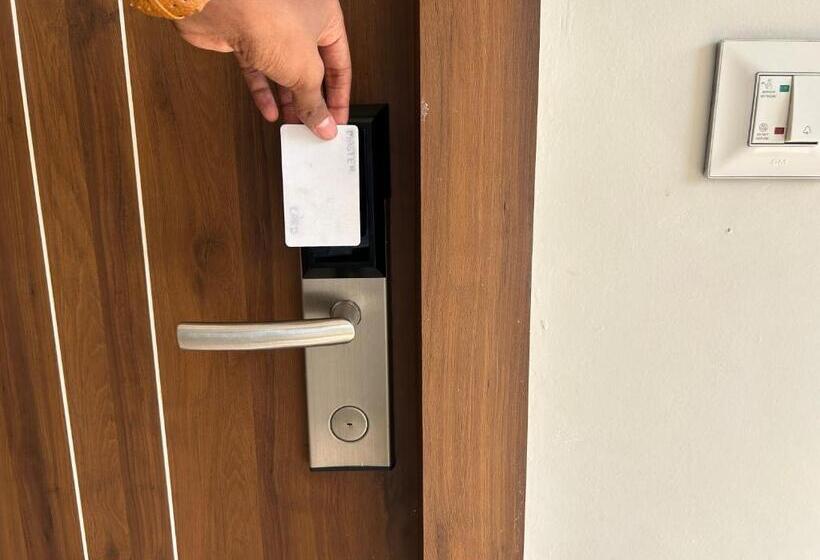 Отель Wet N Wild Water Park & Resort