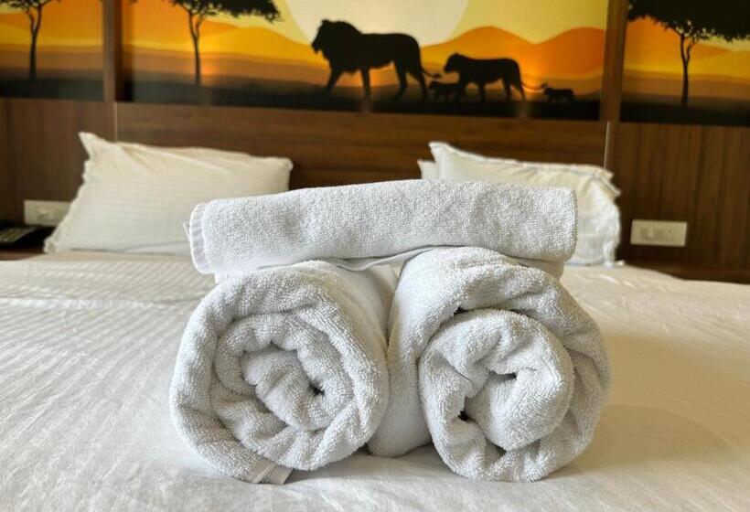 Отель Wet N Wild Water Park & Resort