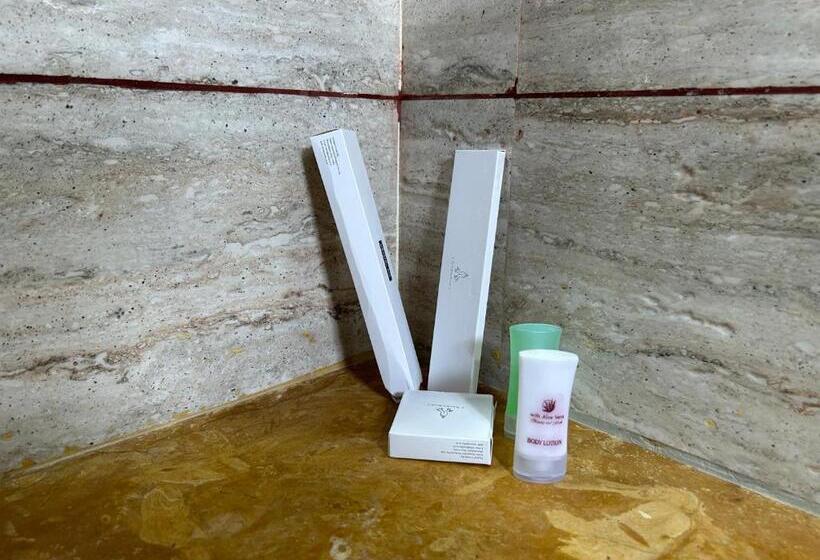 Отель Wet N Wild Water Park & Resort