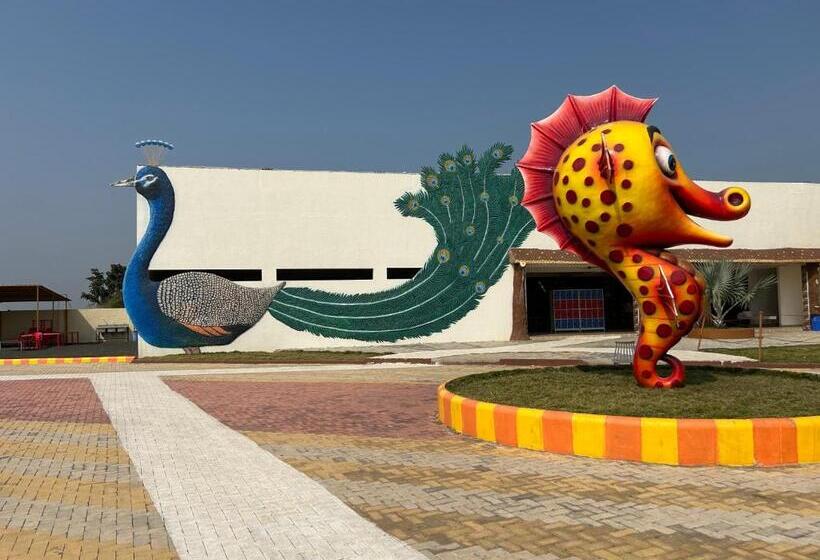 Отель Wet N Wild Water Park & Resort