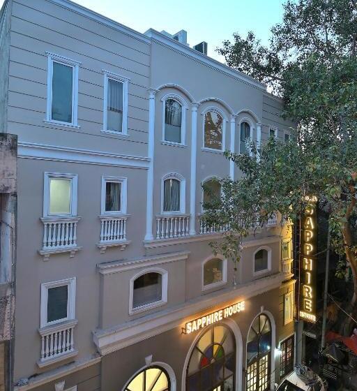 Newly Built Hotel Sapphire House Paharganj  5mins Walk From Railway Station And Metro Station