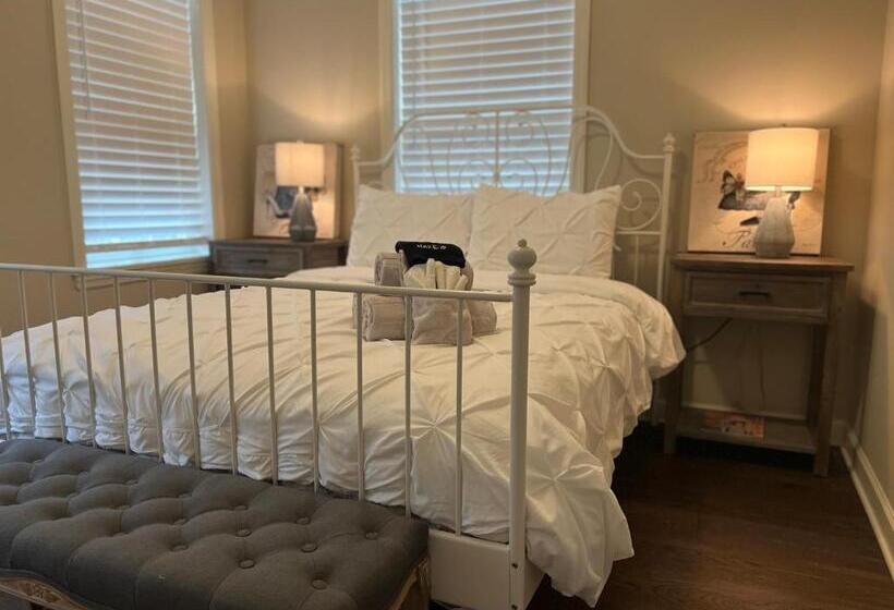 펜션 Elegant Coach House Cwru / Uh / Cleve Clinic / Little Italy