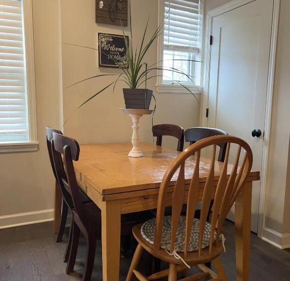 펜션 Elegant Coach House Cwru / Uh / Cleve Clinic / Little Italy