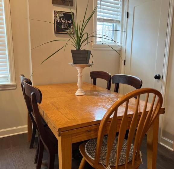 펜션 Elegant Coach House Cwru / Uh / Cleve Clinic / Little Italy