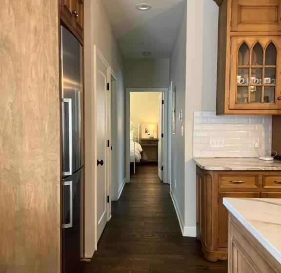 펜션 Elegant Coach House Cwru / Uh / Cleve Clinic / Little Italy