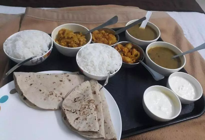 Majatalo Fiesta House Pallikaranai