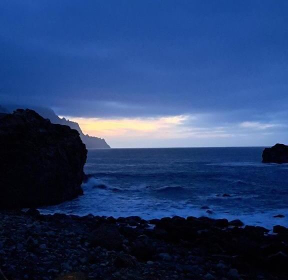 پانسیون Room In Lodge Beautiful Sunsets From The Balcony El Roque