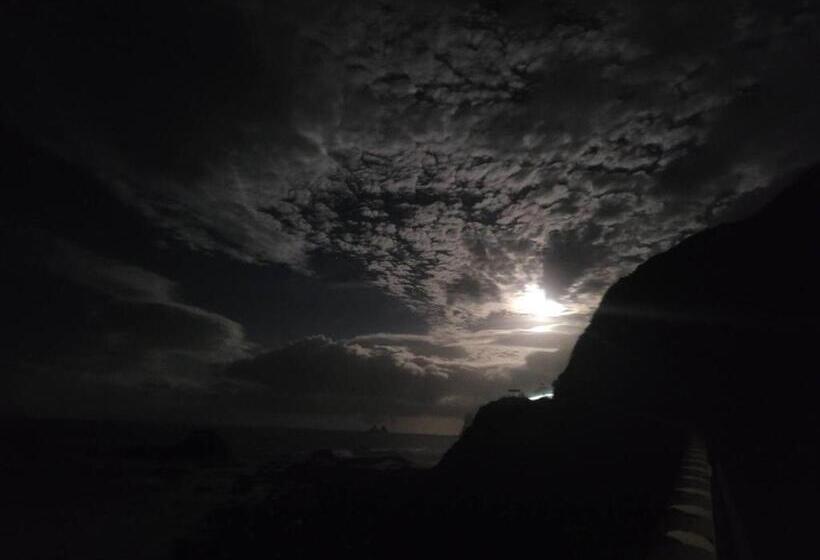 پانسیون Room In Lodge Beautiful Sunsets From The Balcony El Roque