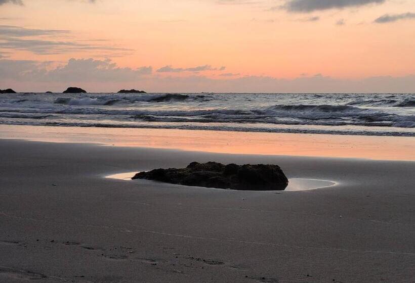 پانسیون Room In Lodge Beautiful Sunsets From The Balcony El Roque