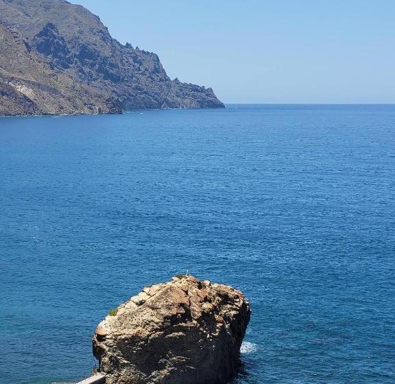 پانسیون Room In Lodge Beautiful Sunsets From The Balcony El Roque