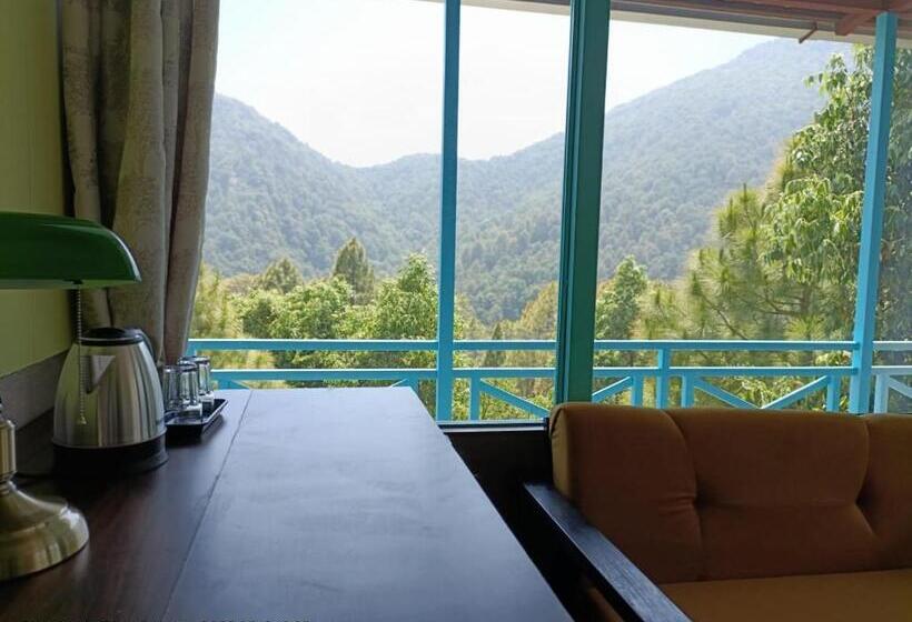 リゾートホテル Pine Croft Aroma