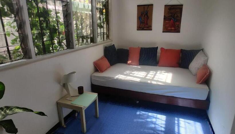 تختخواب و صبحانه La Villa Tcha Tcha