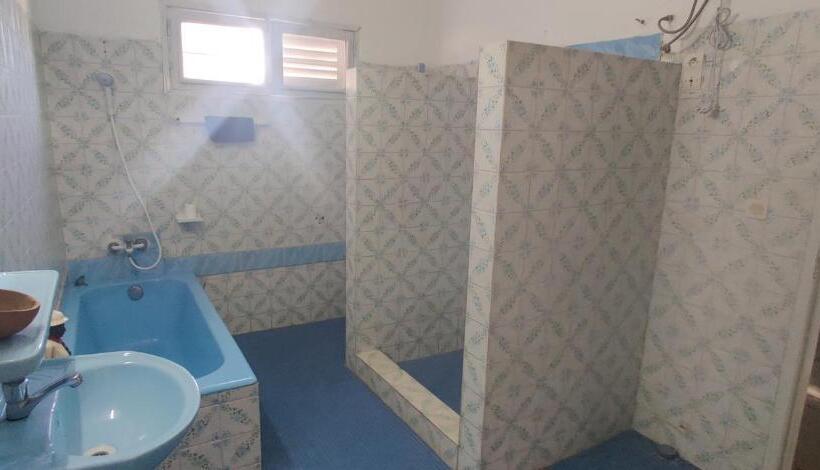 تختخواب و صبحانه La Villa Tcha Tcha