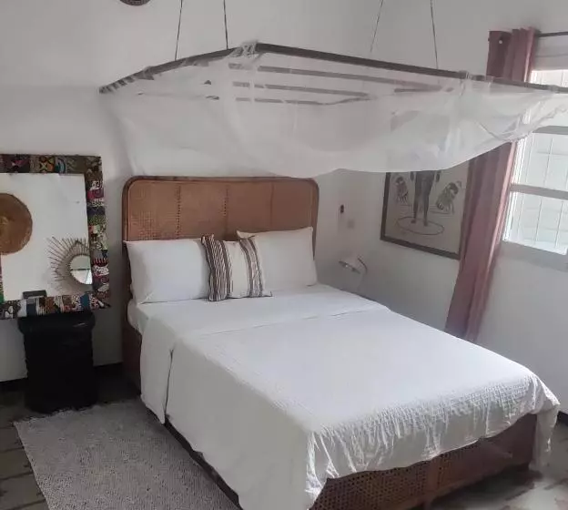 تختخواب و صبحانه La Villa Tcha Tcha