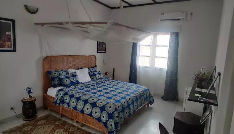 تختخواب و صبحانه La Villa Tcha Tcha