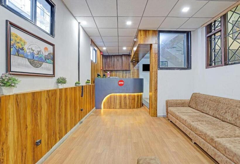 Collection O Hotel Dumas Rooms & Restaurant