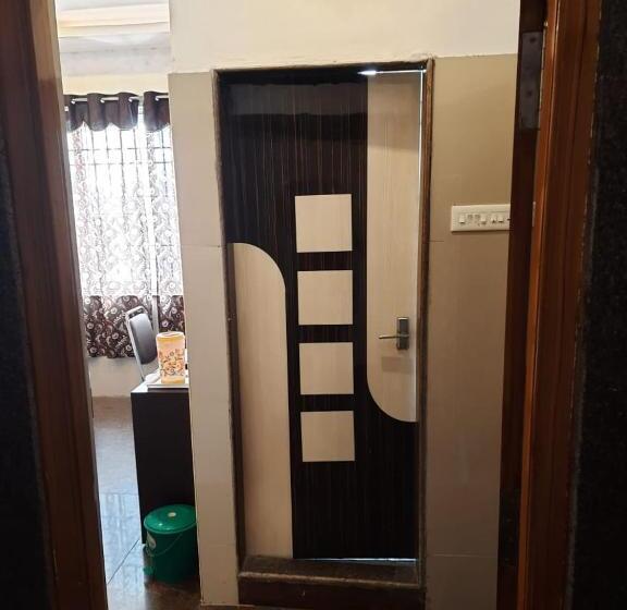 Отель Kjrresidency& Rooms