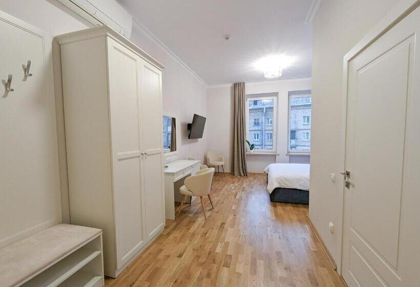 هتل Kyiv Honchara