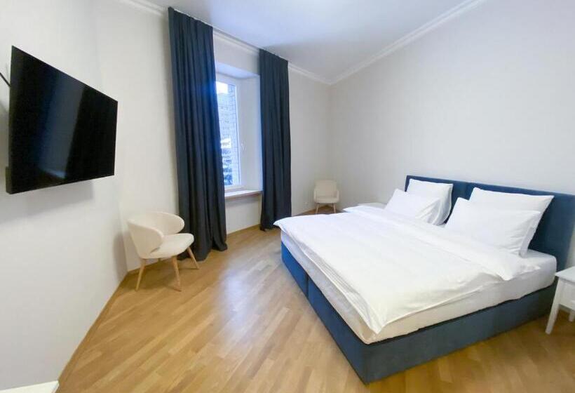 هتل Kyiv Honchara