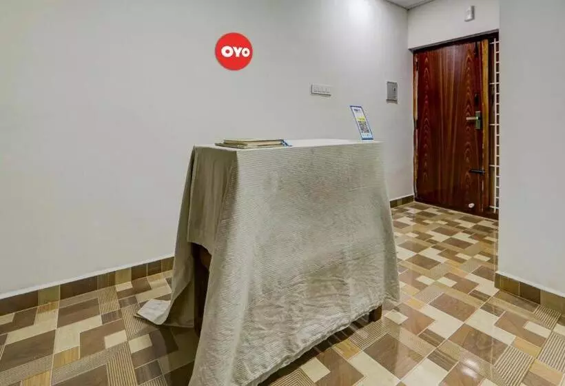 ホテル Oyo Flagship Kvk Residency