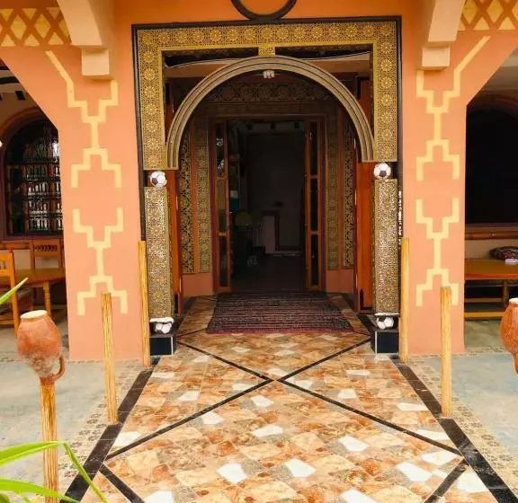 Hotelli Restaurant Hollywood Africa