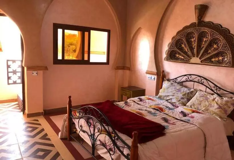 Hotelli Restaurant Hollywood Africa