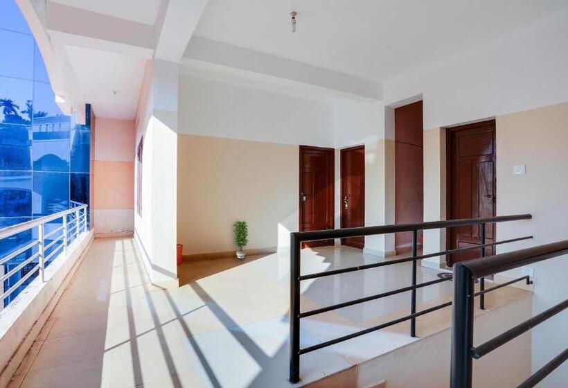 Hotelli Spot On Naaz Residency