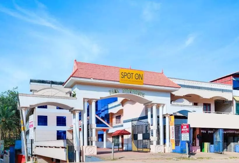 ホテル Spot On Naaz Residency