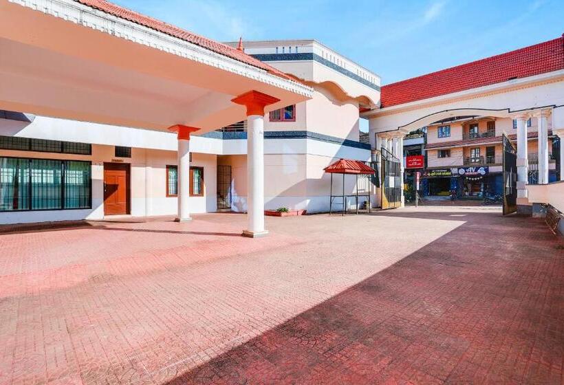 Hotelli Spot On Naaz Residency