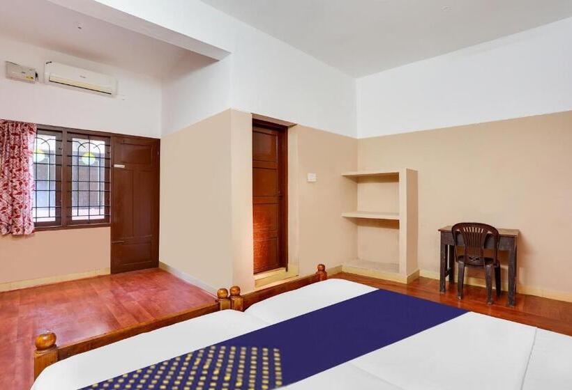 Hotelli Spot On Naaz Residency