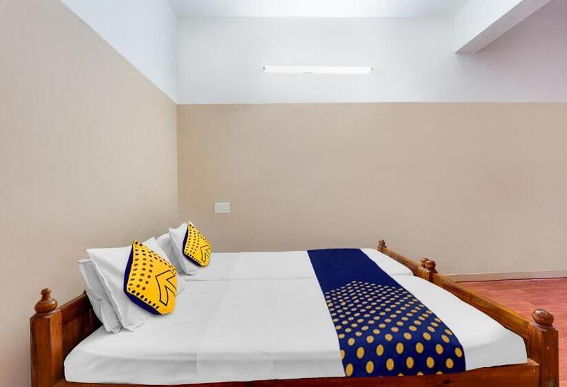 Hotelli Spot On Naaz Residency