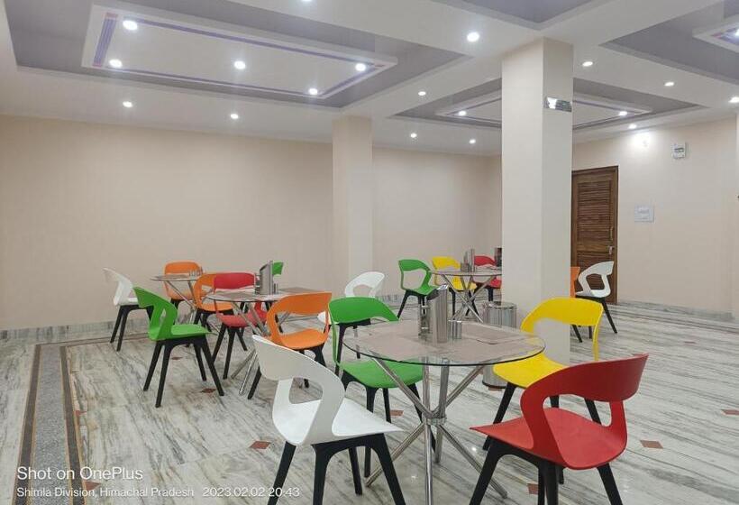 ホテル The Royal Moon