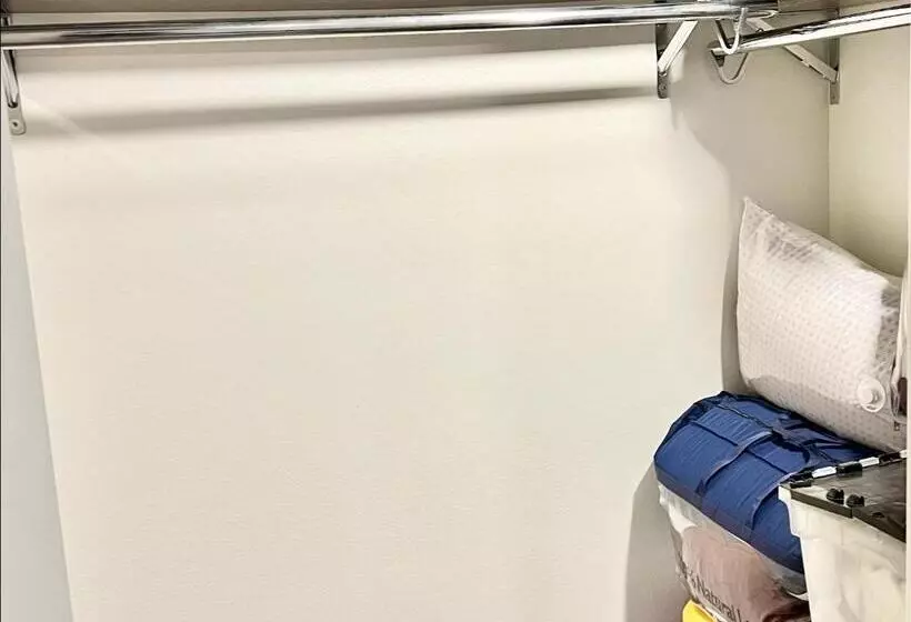 Luxury 2 Level Condo W/ Washer & Dryer