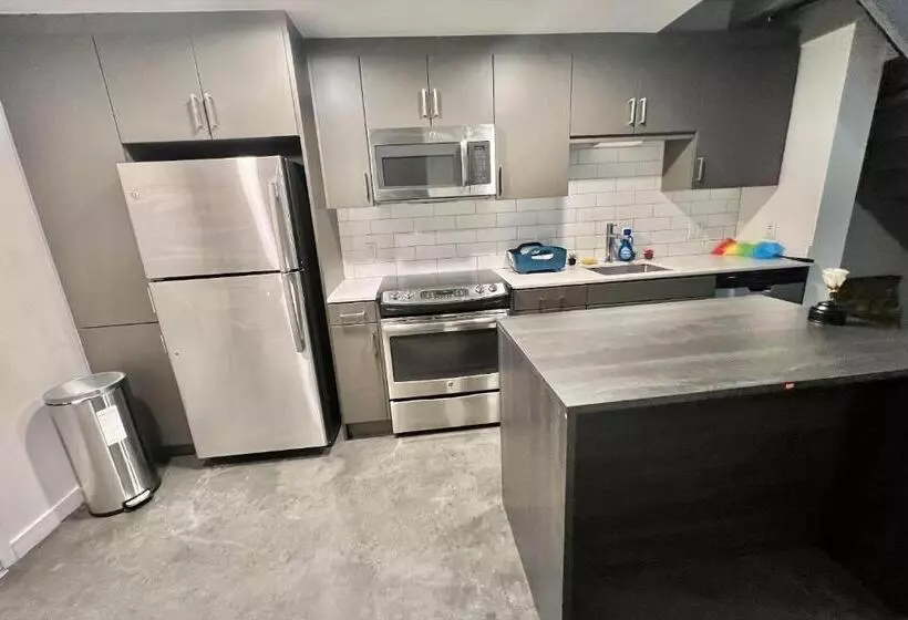 Luxury 2 Level Condo W/ Washer & Dryer