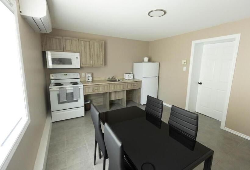 Motel 7 Inn & Suites