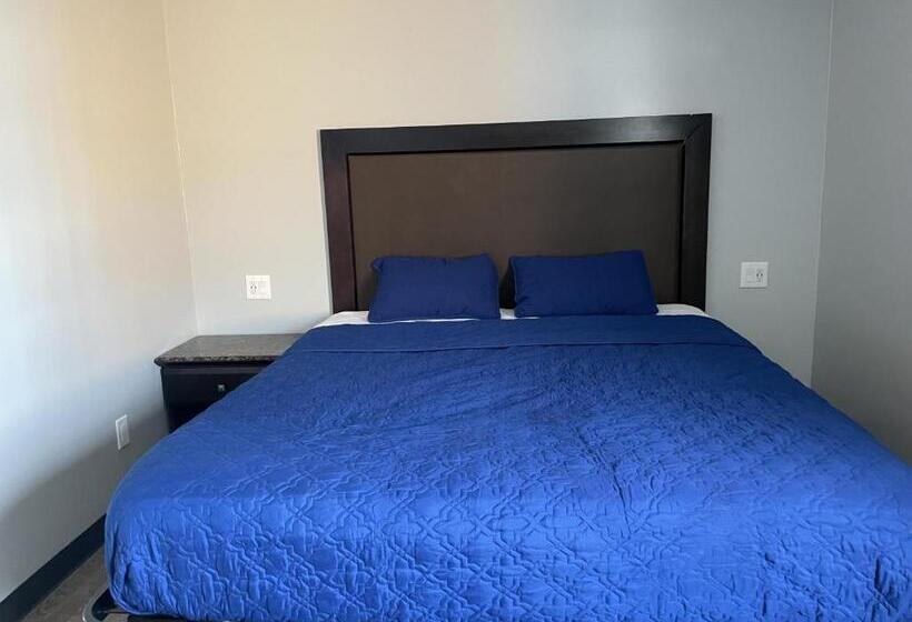 モーテル Pine Tree Inn