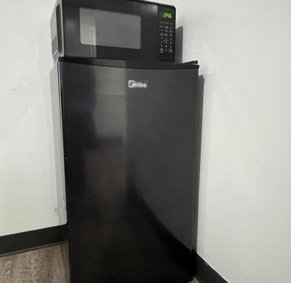 モーテル Pine Tree Inn