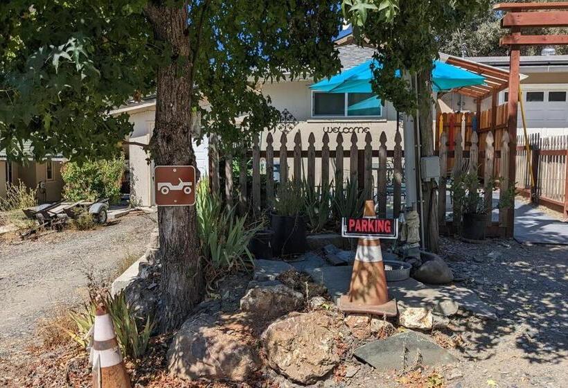 ペンション Chili Bar Casita