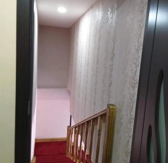 پانسیون Guest House Aisi
