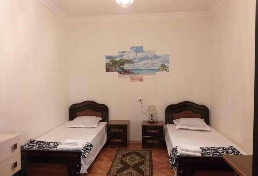 پانسیون Guest House Aisi